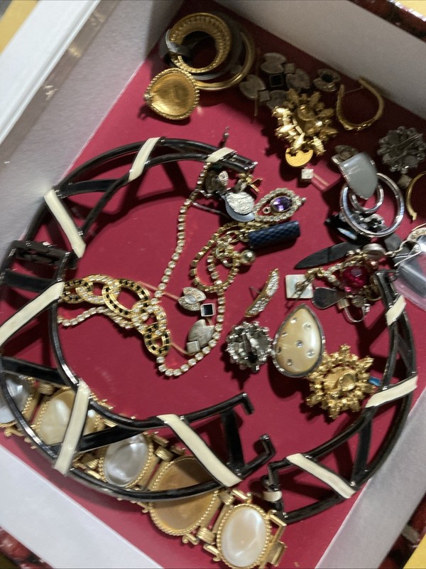 Lot Of Broken Jewerly And Single Earrings 