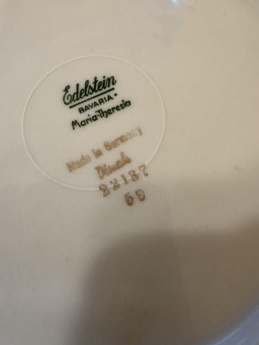 Edelstein Bavaria~Maria Theresio~Dinah~Set 6 Square Luncheon 8” Plates~Germany - Picture 6 of 7