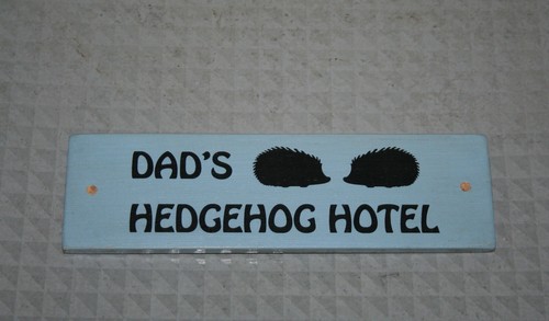 Hedgehog Hotel Highway Mansion Sign Plaque Widlife Garden Shed Hibernation Home - Picture 47 of 73