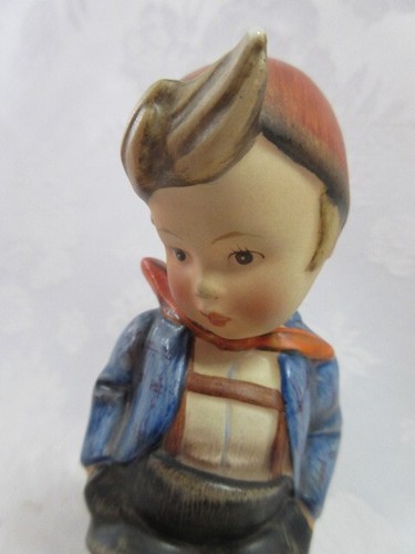 Hummel FARM BOY  #66 Figurine, 5.75" T, Full Bee, Near Mint - Bild 2 von 9