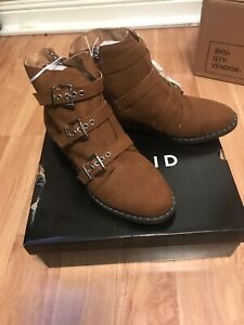 womens boots size 9.5 wide