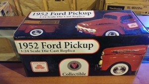 Details About Crown Premiums State Farm 1952 Red Ford F 1 Pickup 124 Diecast N 20017