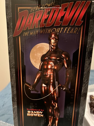 BOWEN DESIGNS DAREDEVIL STATUE FAUX BRONZE #AP/300 NIB - Picture 11 of 12