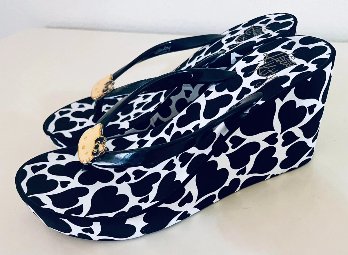 Hello kitty shop flip flops womens