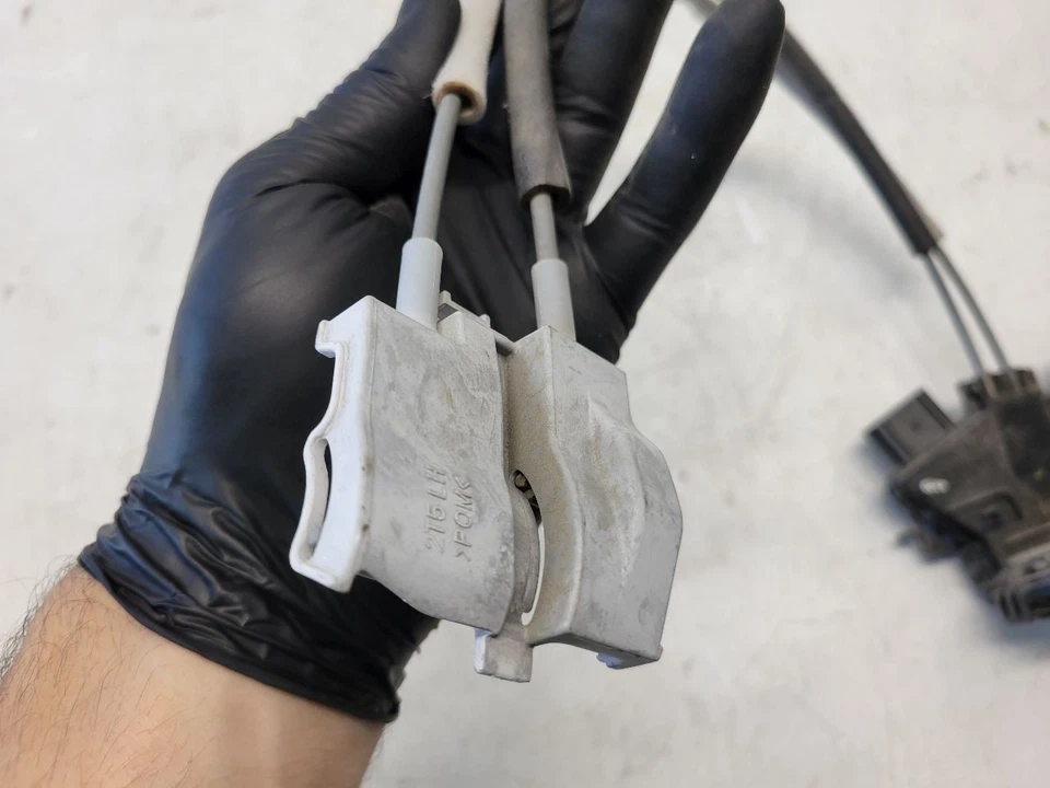 Actuador de cerradura de puerta trasera izquierda KIA OPTIMA 2014 2015 construido en Corea OEM 81410-2T501 Foto 2 de 4