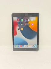Apple iPad 5th Gen A1822 9.7" 32 GB Wi-Fi Space Gray