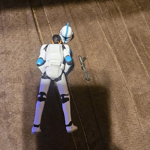 Star Wars Phase I CLONE TROOPER LIEUTENANT 3.75" 501st Legion Vintage Collection - Picture 3 of 3