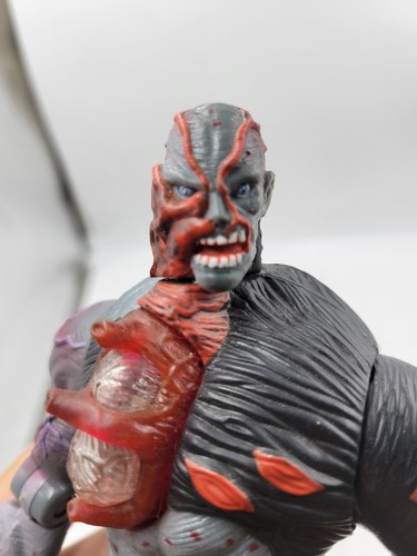 1998 Resident Evil Tyrant 8”Action Figure Toy Biz Capcom Read - Picture 8 of 10