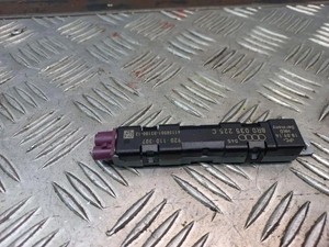 AUDI Q5 8R Antennenverstärker  8R0035225C 2.00 Petrol 2015 33420859
