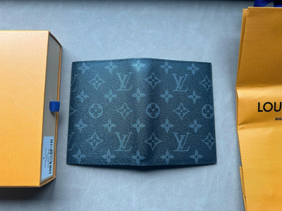 Louis Vuitton M64501 Passport Cover Monogram Eclipse Full LV