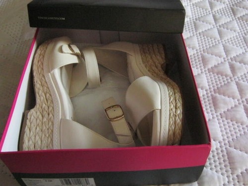 Vince Camuto Damen-Sandale verstellbarer Keilabsatz 9,5 M Schuh – meterware - Bild 8 von 8
