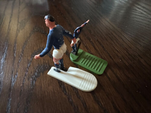 Vintage Subbuteo Live Action Corner Kickers & Throw in Figures C131 C132 1970s - Picture 2 of 6
