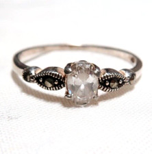 VINTAGE CLASSIC STERLING SILVER CLEAR CZ W/ MARCASITE BAND RING  SIZE 7.75