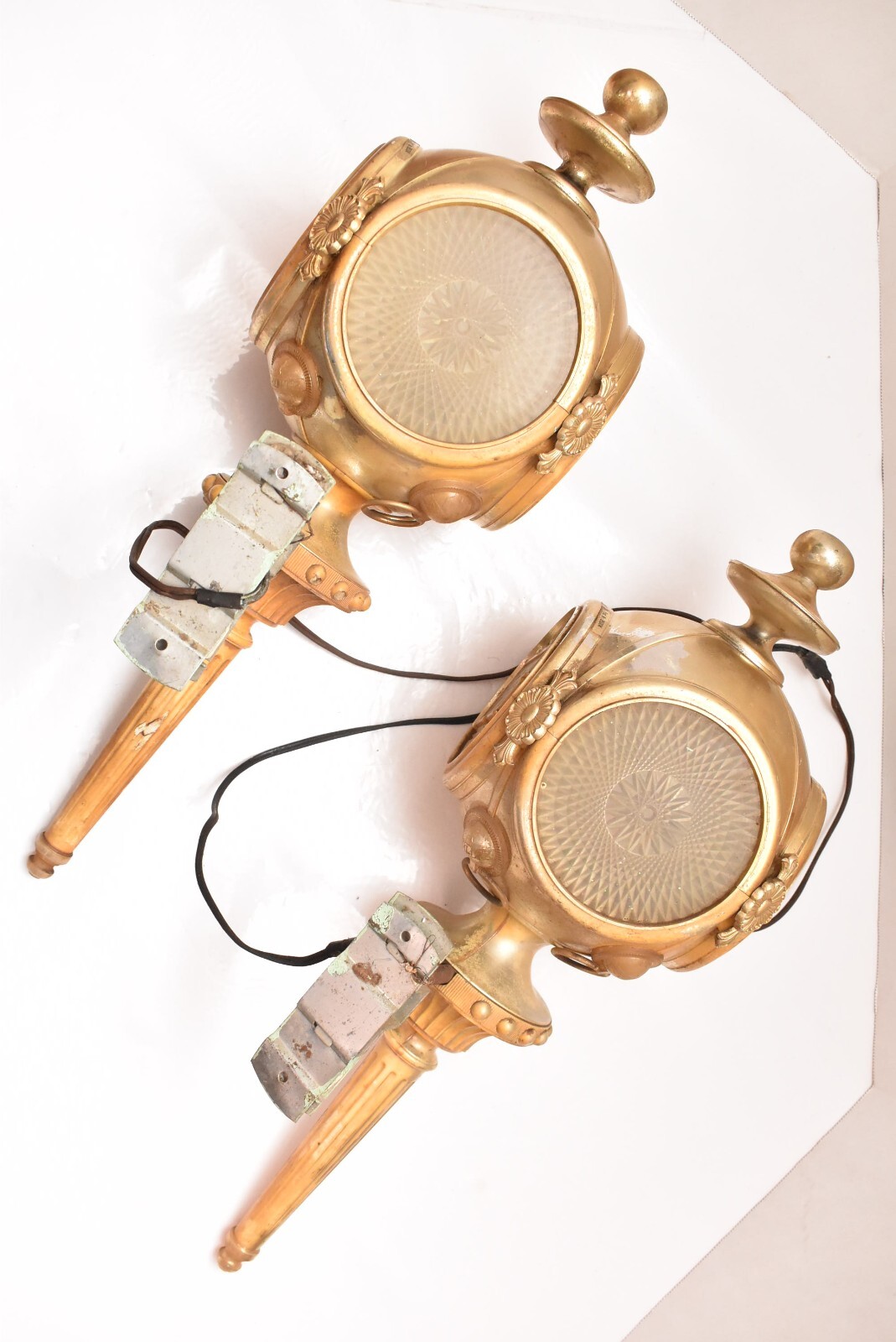 Vintage Pair Of 1972  Schlitz Beer Bar Advertising Wall Sconces Lights Signs