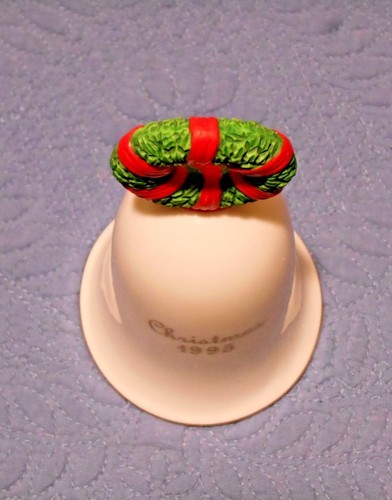 Avon Collectible Bell 1995 with Wreath on Top Red Ribbon and Santa Reading List - Picture 6 of 8