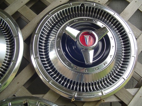 VINTAGE 1966 PLYMOUTH FURY SAVOR RUNNER BELVEDERE SATELLITE HUBCAPS WHEEL COVERS - Picture 3 of 12