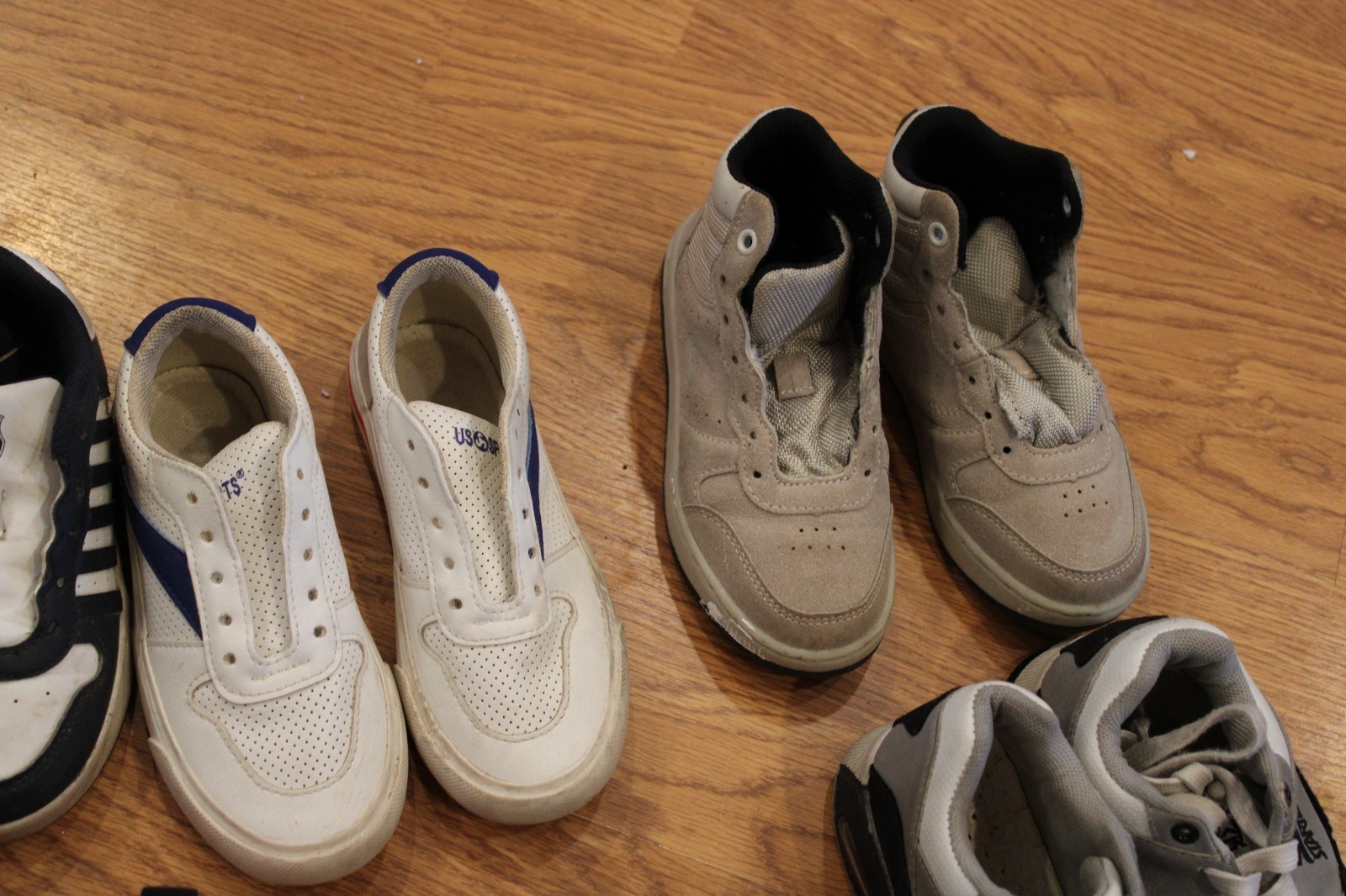 Lot Of 9 Pairs Kids Shoes Reebok K-Swiss Unita Link Starter 11c 12c thumbnail 3