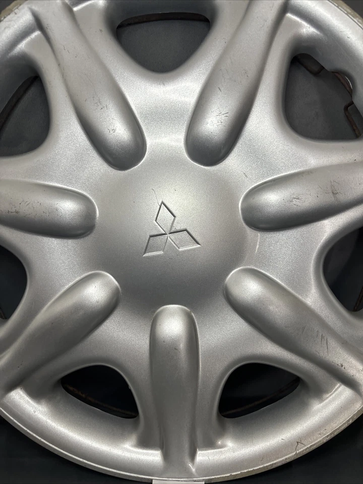 1996-1998 Mitsubishi Galant 14" calota OEM Hollander # 57556 - Imagem 2 de 4