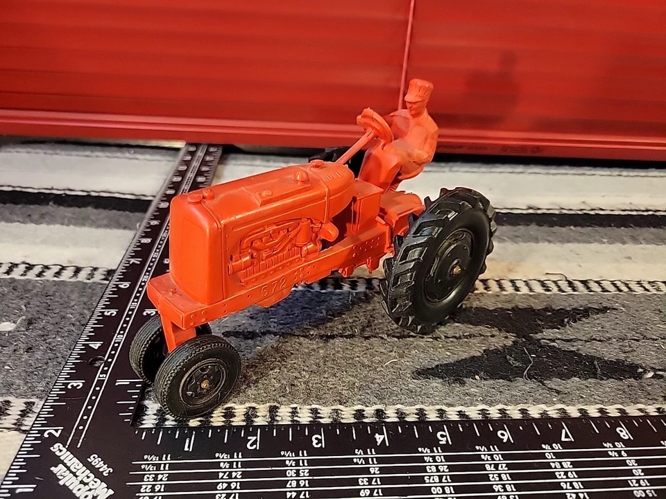 Allis Chalmers WD-45 1/20? Plastic Farm Tractor Replica Collectible By Auburn - Image 3 of 4