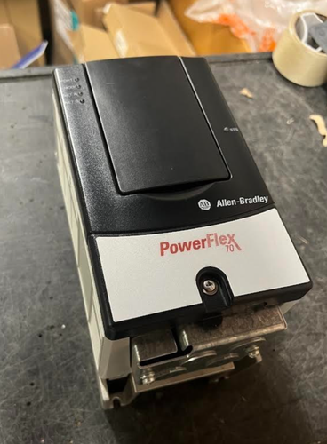Allen-Bradley PowerFlex 70 20AD1P1A3AYNNDNN Ser. A 480VAC 0.5HP 1.1A New no Box - Picture 2 of 8