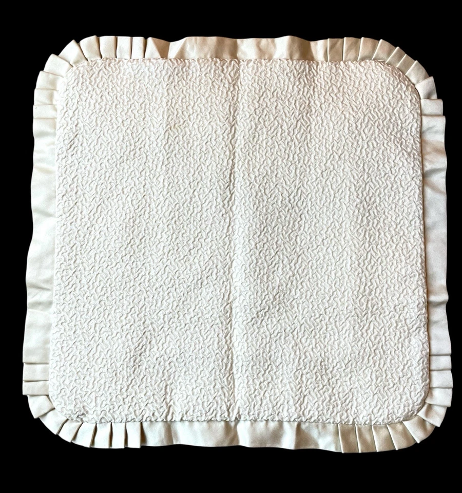 J. QUEEN NEW YORK Marquis Ivory Euro Shams~Sculpted Damask~Folded Flange~28x28 - Image 4 of 4