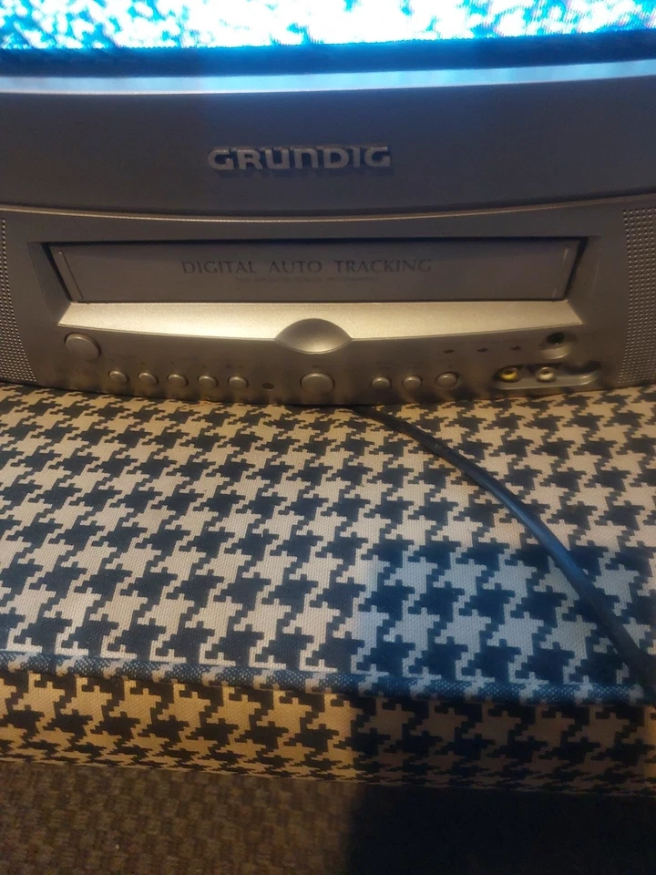 GRUNDIG Combo TV 20Inch - Image 4 of 4