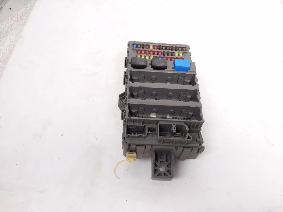 Caja de fusibles cabina conductor Honda Accord 2013-2014 38200-T2a-A01 Foto 2 de 4