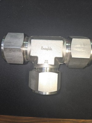 Swagelok SS-2400-3FP Stainless Tube Tee Fitting 1-1/2in
