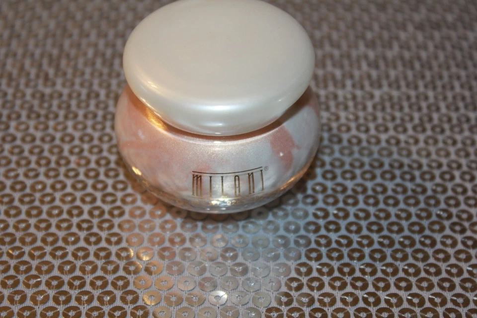 Milani Shimmering BODY GLOW Highlighter Dewy Light Gold No 02 .92oz Italy NEW!!! - Image 2 of 3