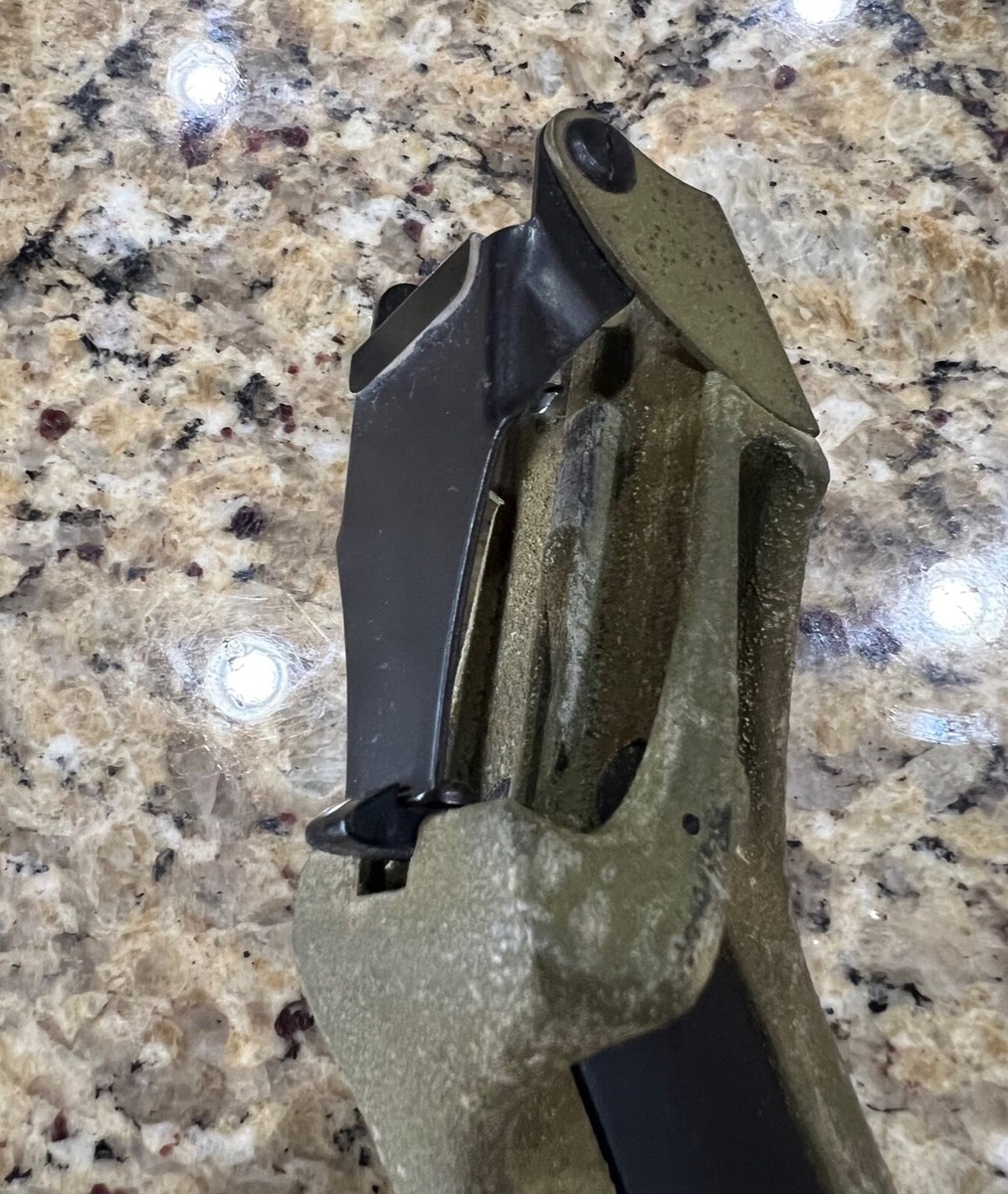 Riser Vintage Fred Bear A Mag Takedown Recurve - Pour Droitier - Verrous Floqués - Rare Et D'occasion En Très Bon état
