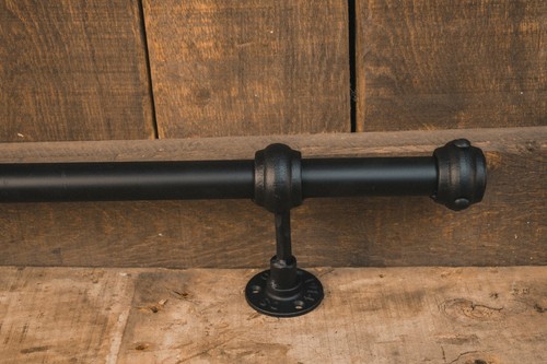 Industrial foot rail, black, home bar, vintage,metal, cast iron, kitchen, bar - Picture 9 of 9