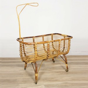 culla in vimini vintage