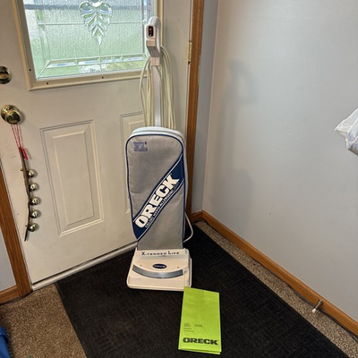 #ad Oreck XL2 Upright Vacuum Cleaner Light Grey Celoc HYPO ALLERGENIC Plus New Belt $99.00