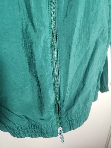 Chaqueta para correr de lluvia verde Adidas para hombre talla S con capucha  - Imagen 3 de 10