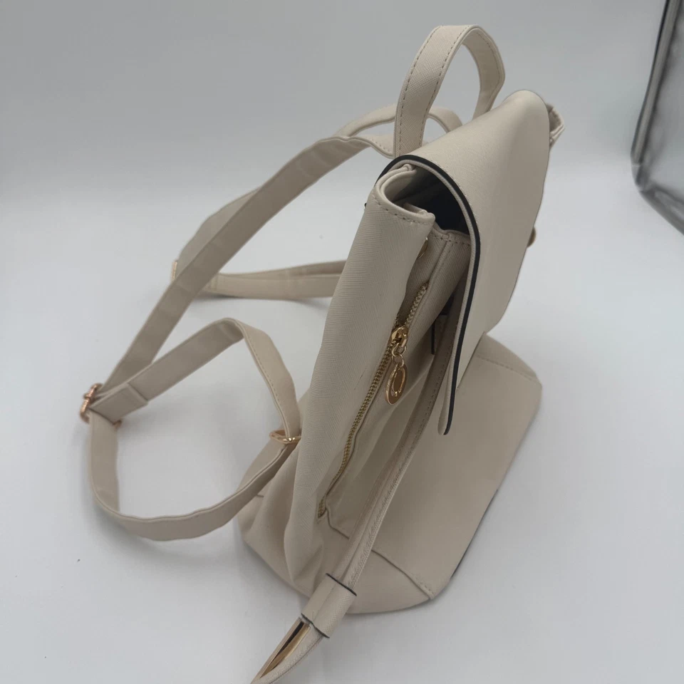 Mochila Wink Kangaroo para mujer de cuero blanco correa ajustable para el hombro bolsillo con cremallera Foto 2 de 4