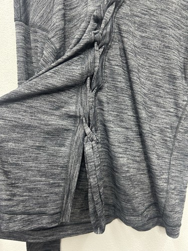 Lululemon geschnürt mit Absicht Langarm T-Shirt Tie Back lockere Passform Gr. 6/8 grau - Bild 4 von 5