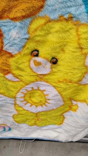 Vintage 2002 Care Bear Blanket Funshine Rainbow 58" x 50" Excellent Condition - Picture 8 of 15