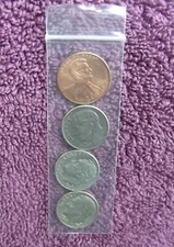 Quality 2 Mil "Mini Zip" Zip Lock Bags - 1" x 3"