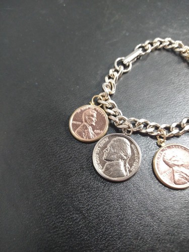 Vintage US Coin Charm Bracelet 7 coins 1948 to 1964 Nickels-Pennies Beauties - Picture 5 of 10