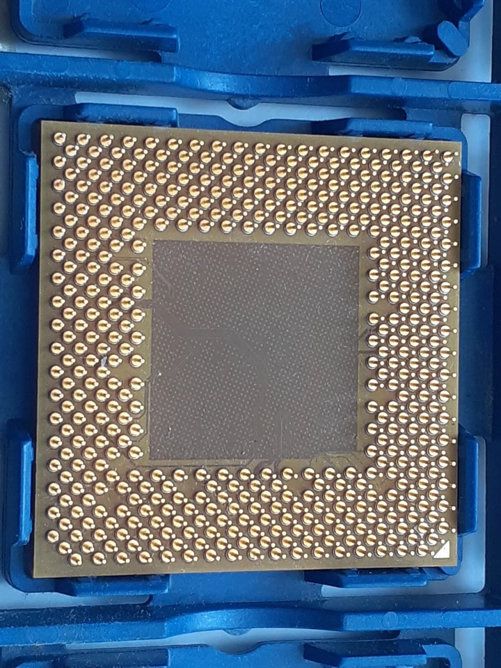 AMD DURON 1600 Mhz SOCKET 462 CPU@FULLY TESTED@DHD1600DLV1C@APPLEBRED CORE 1.6 G - Image 4 of 4