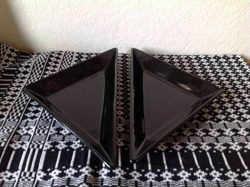 The Pampered Chef~Simple Additions~Triangles~Serving Dishes~ Set of 2~ Black - Image 2 of 4