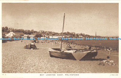 R317014 Bay Looking East Felixstowe Tuck