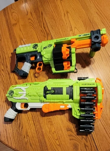 🔥NERF Zombie strike Bundle Doominator AND Ripchain 2 Nerf blasters 1 low price!