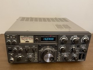 Pacchetto ricetrasmettitore SSB Kenwood TS 830S HF microfono e tubi si accende NO PREZZO DI RISERVA