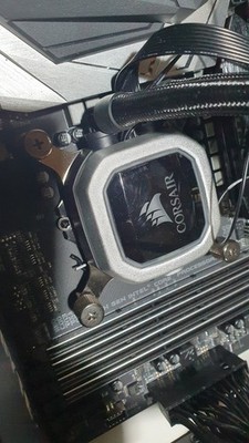 Intel Core i9-9900K Core i9 CPU Prozessor 3,60 GHz  mit Corsair Wasserkühlung 