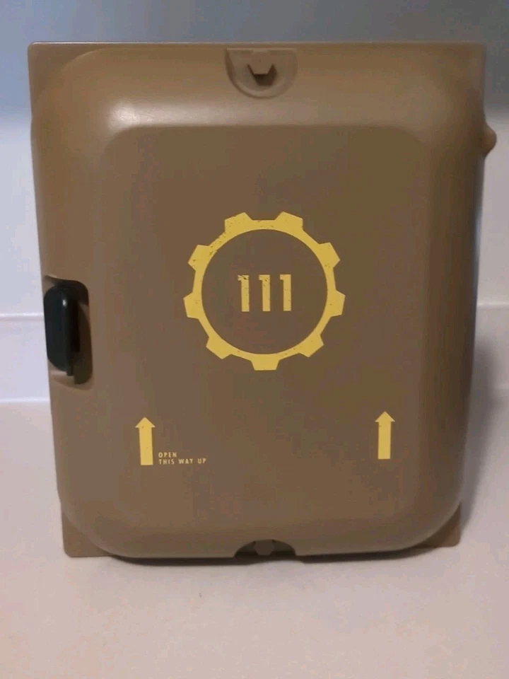 Pip-Boy edición limitada Vault-TEC para Vault 111 despliegue Fallout SIN JUEGO Foto 4 de 4