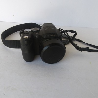 FujiFilm FinePix S2000HD Digital Camera 10MP 15x Zoom Black w/ Strap & Lens Cap