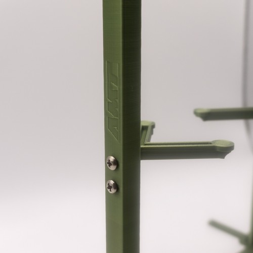 1:24 Scale Two Post Car Lift For Displaying Scale Model Cars Garage - Green - Picture 6 of 7