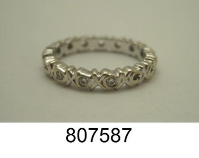 18K White Gold Love/Kisses Band Ring 