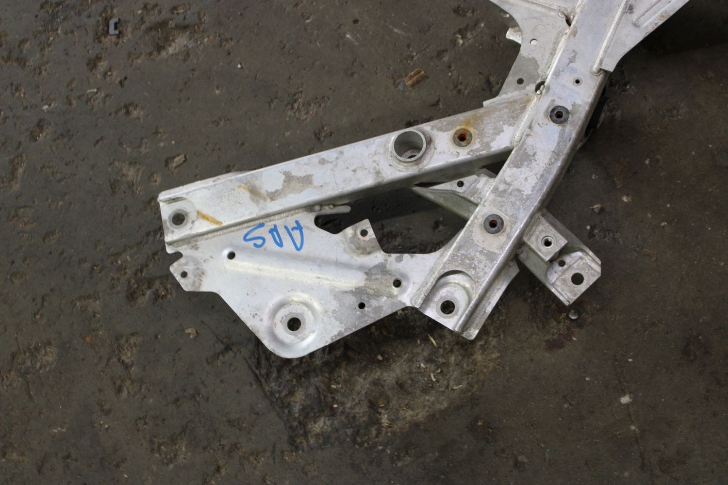 2014-2019 BMW I8 Crossmember/cradle/undercarria